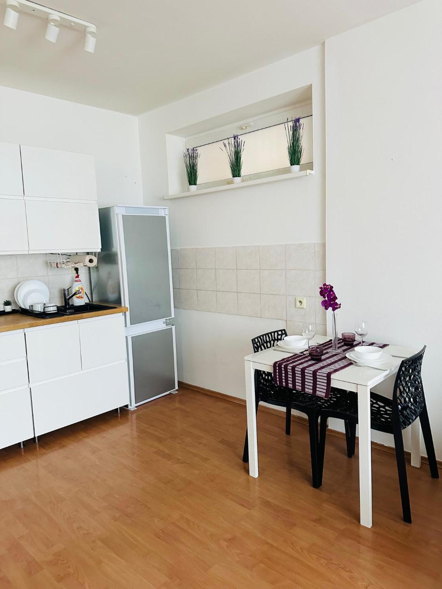 After Two Apartment Братислава Экстерьер фото